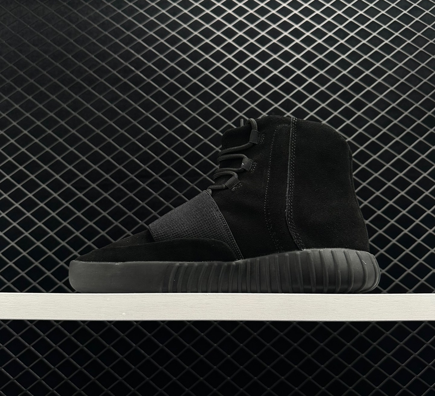 Adidas Yeezy Boost 750 'Triple Black' BB1839 - Premium Sneakers Adidas Yeezy Boost 750 'Triple Black' BB1839 - Premium Sneakers