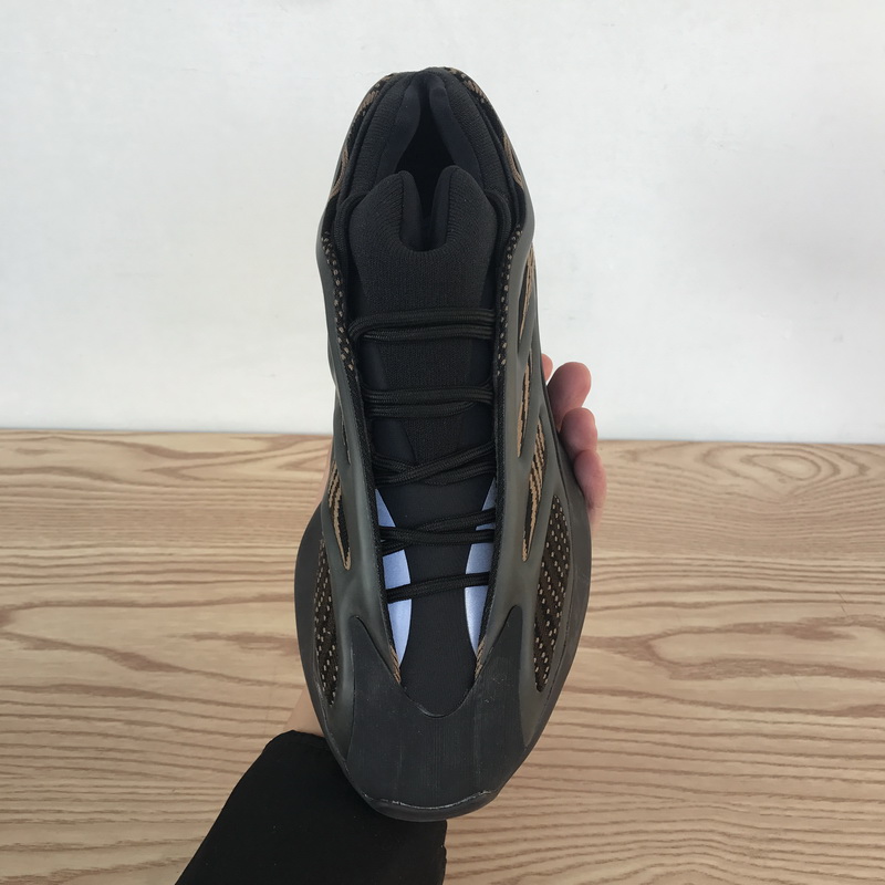 Adidas Yeezy 700 V3 'Clay Brown' GY0189 - Premium Sneaker Release Adidas Yeezy 700 V3 'Clay Brown' GY0189 - Premium Sneaker Release