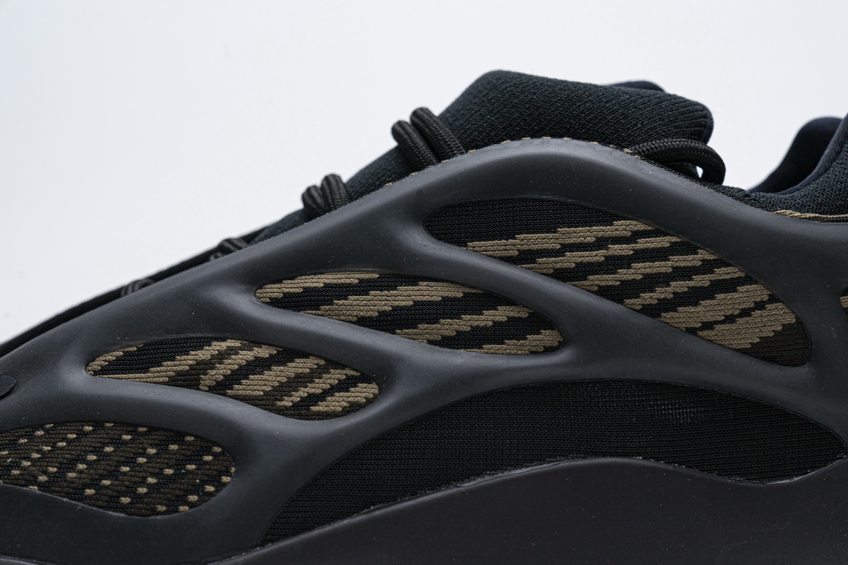 Adidas Yeezy 700 V3 'Clay Brown' GY0189 - Premium Sneaker Release Adidas Yeezy 700 V3 'Clay Brown' GY0189 - Premium Sneaker Release