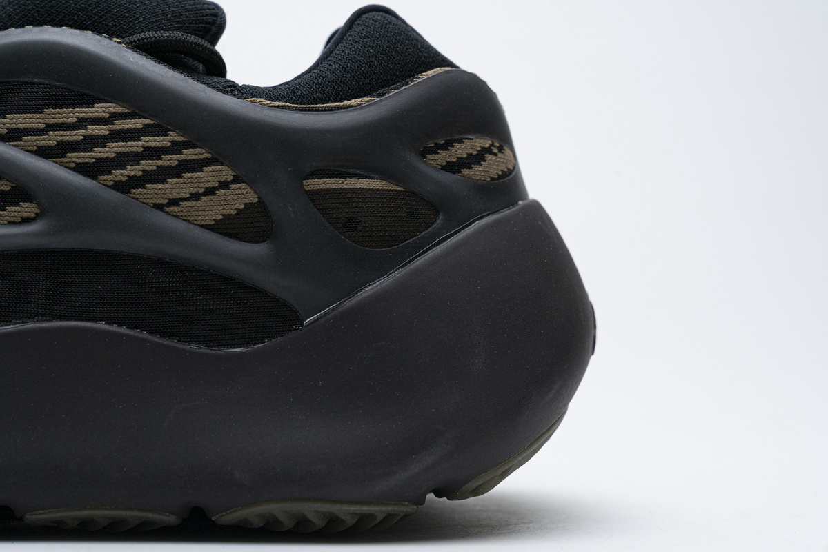 Adidas Yeezy 700 V3 'Clay Brown' GY0189 - Premium Sneaker Release Adidas Yeezy 700 V3 'Clay Brown' GY0189 - Premium Sneaker Release