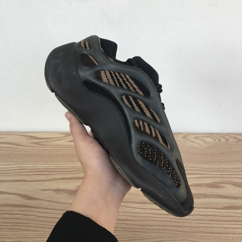 Adidas Yeezy 700 V3 'Clay Brown' GY0189 - Premium Sneaker Release Adidas Yeezy 700 V3 'Clay Brown' GY0189 - Premium Sneaker Release