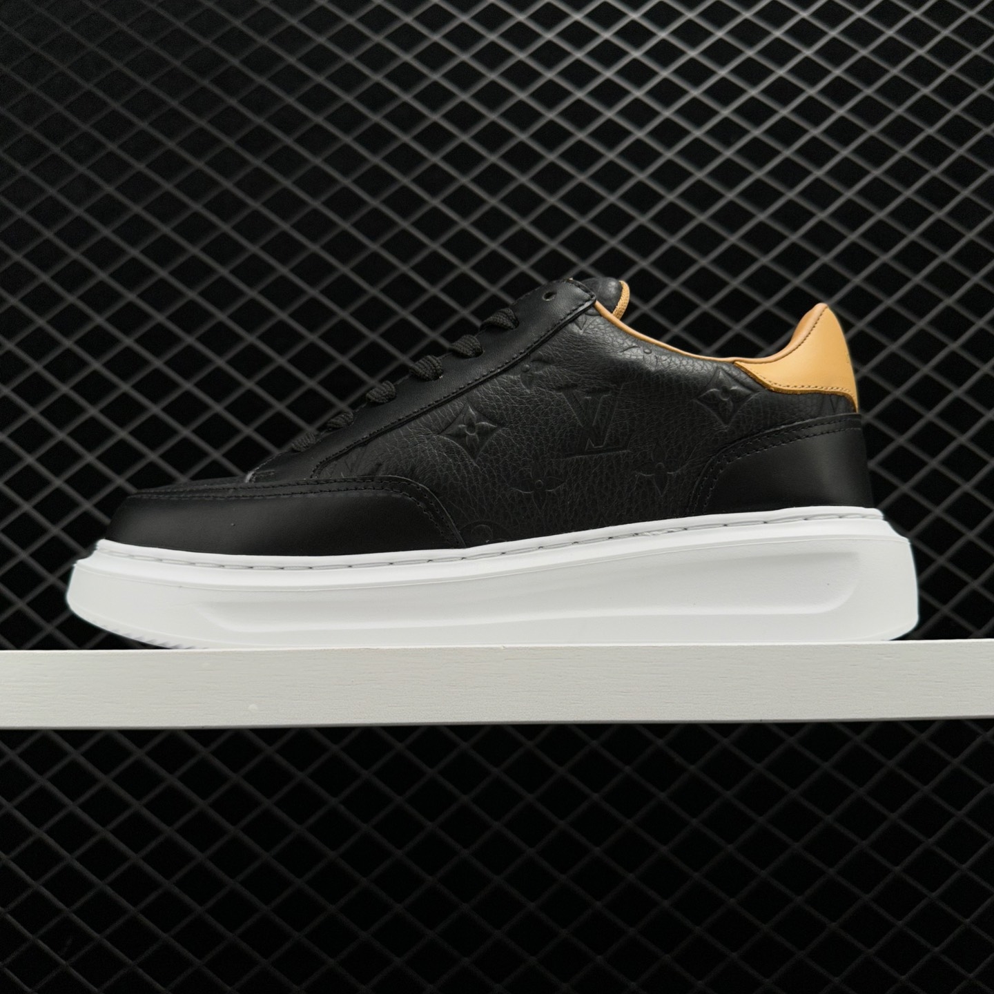 Shop the Luxurious Louis Vuitton Beverly Hills Black Collection Shop the Luxurious Louis Vuitton Beverly Hills Black Collection