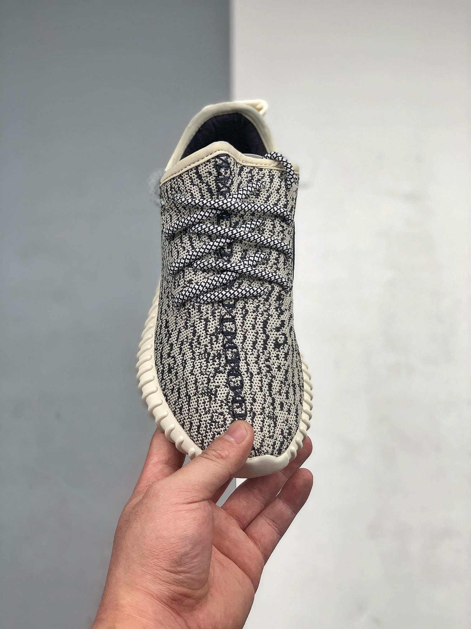 Adidas Yeezy 350 Boost Turtle Dove AQ4832 - Iconic Style for Sneaker Enthusiasts! Adidas Yeezy 350 Boost Turtle Dove AQ4832 - Iconic Style for Sneaker Enthusiasts!