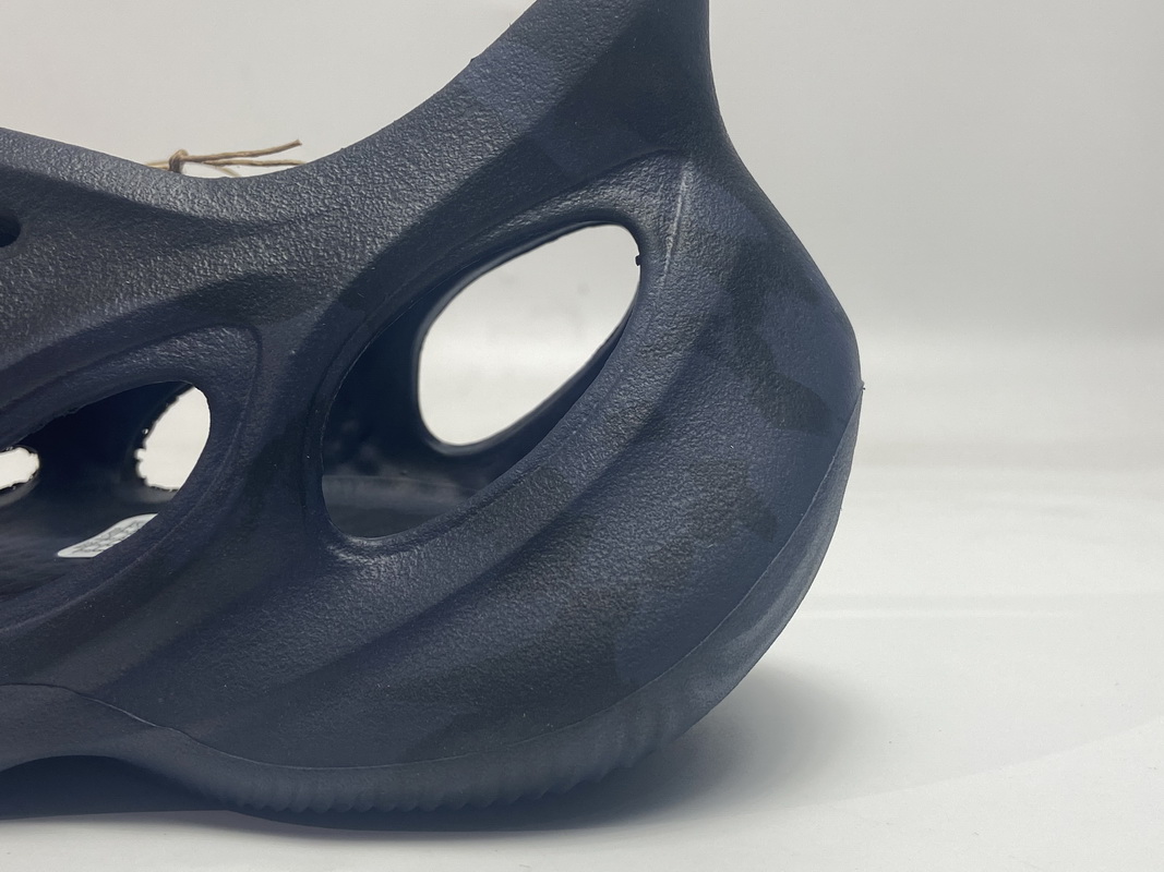 Adidas Yeezy Foam Runner 'Mineral Blue' GV7903 - Stylish & Comfy Footwear Adidas Yeezy Foam Runner 'Mineral Blue' GV7903 - Stylish & Comfy Footwear