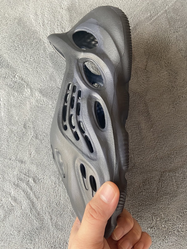 Adidas Yeezy Foam Runner 'Mineral Blue' GV7903 - Stylish & Comfy Footwear Adidas Yeezy Foam Runner 'Mineral Blue' GV7903 - Stylish & Comfy Footwear