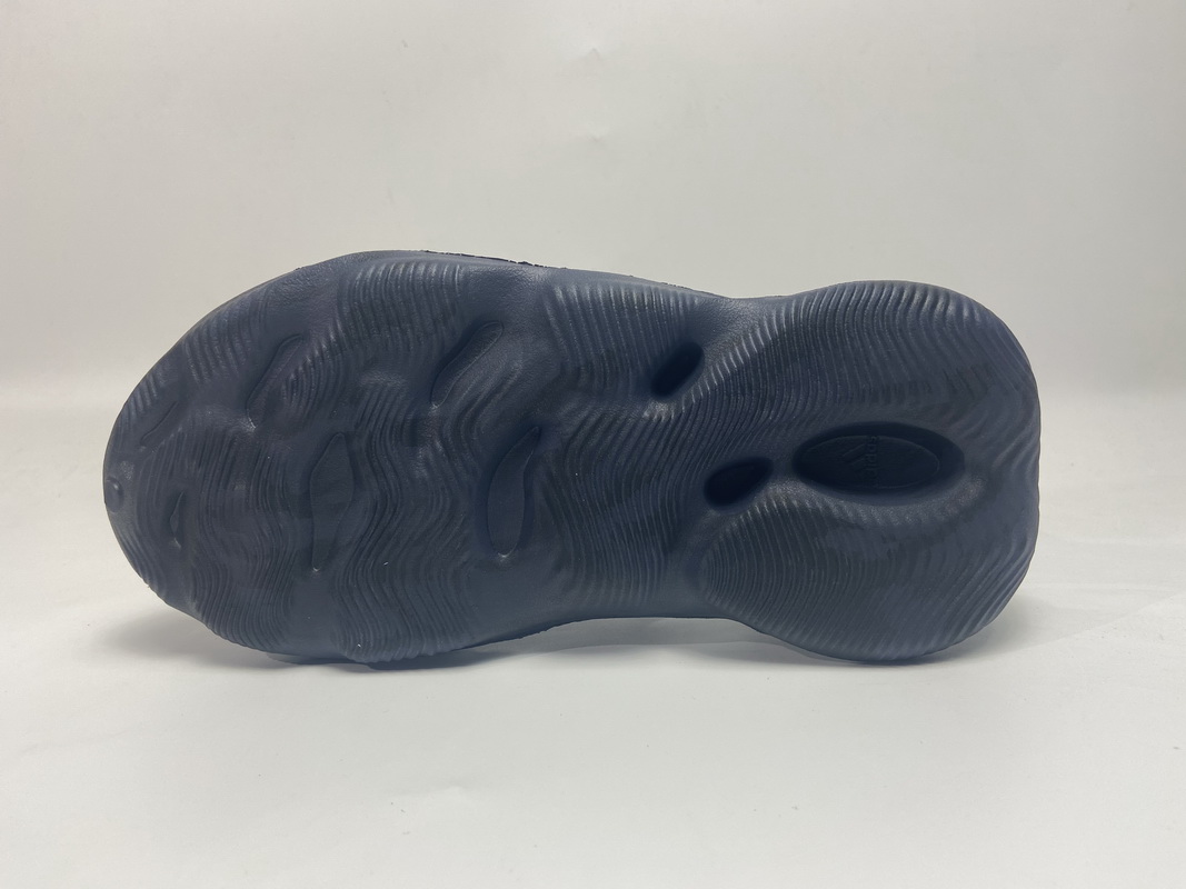 Adidas Yeezy Foam Runner 'Mineral Blue' GV7903 - Stylish & Comfy Footwear Adidas Yeezy Foam Runner 'Mineral Blue' GV7903 - Stylish & Comfy Footwear