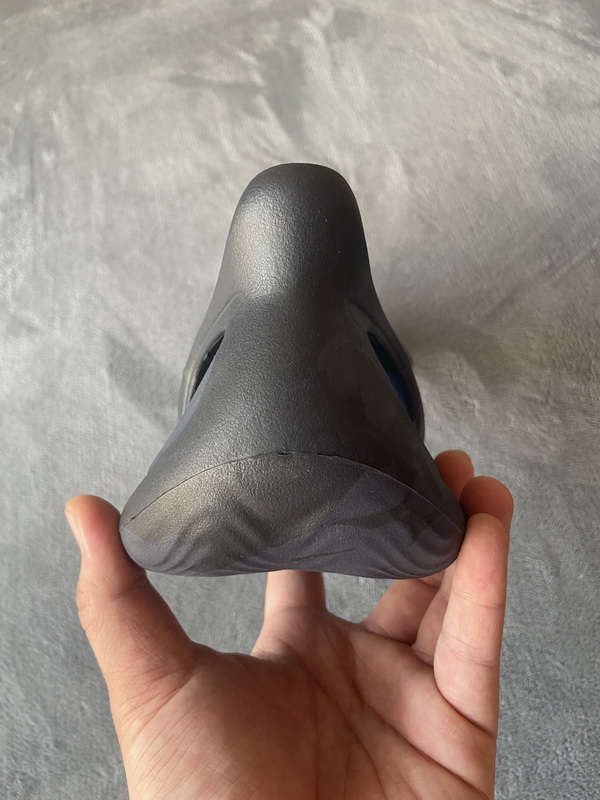 Adidas Yeezy Foam Runner 'Mineral Blue' GV7903 - Stylish & Comfy Footwear Adidas Yeezy Foam Runner 'Mineral Blue' GV7903 - Stylish & Comfy Footwear