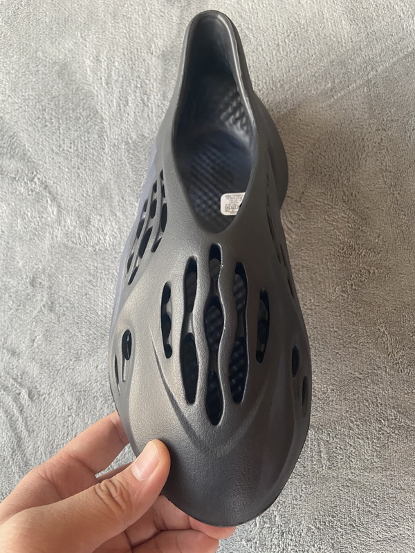 Adidas Yeezy Foam Runner 'Mineral Blue' GV7903 - Stylish & Comfy Footwear Adidas Yeezy Foam Runner 'Mineral Blue' GV7903 - Stylish & Comfy Footwear