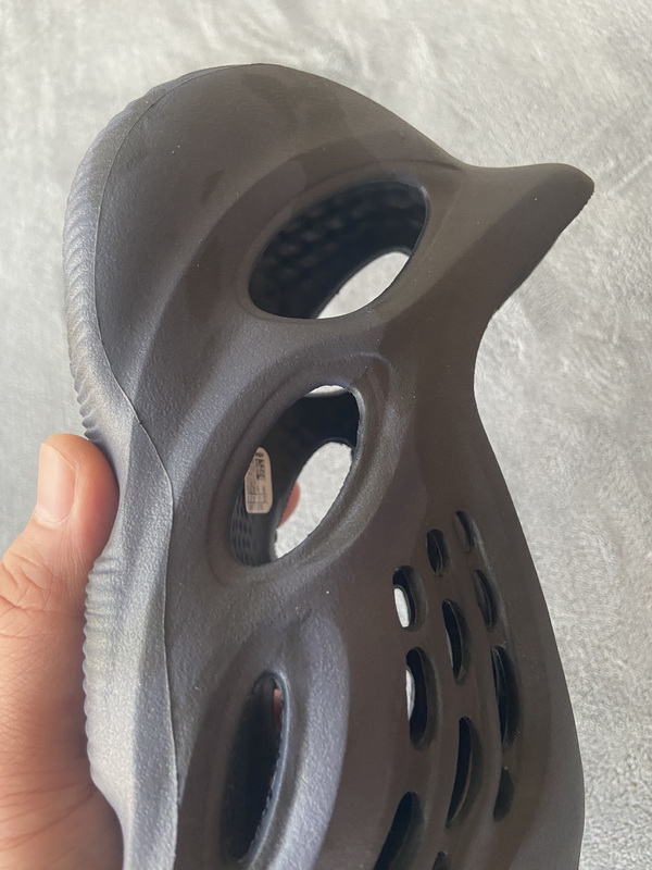 Adidas Yeezy Foam Runner 'Mineral Blue' GV7903 - Stylish & Comfy Footwear Adidas Yeezy Foam Runner 'Mineral Blue' GV7903 - Stylish & Comfy Footwear