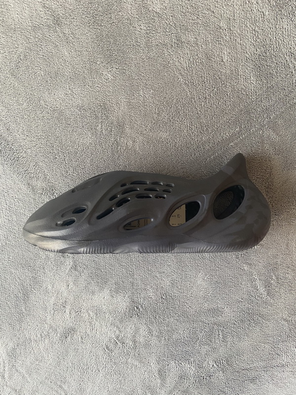 Adidas Yeezy Foam Runner 'Mineral Blue' GV7903 - Stylish & Comfy Footwear Adidas Yeezy Foam Runner 'Mineral Blue' GV7903 - Stylish & Comfy Footwear