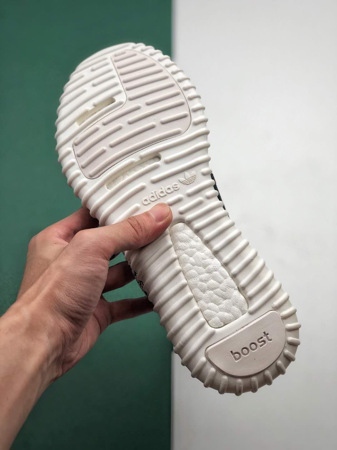 Adidas Yeezy Boost 350 Turtledove AQ4832 - Iconic Footwear for Stylish Appeal Adidas Yeezy Boost 350 Turtledove AQ4832 - Iconic Footwear for Stylish Appeal