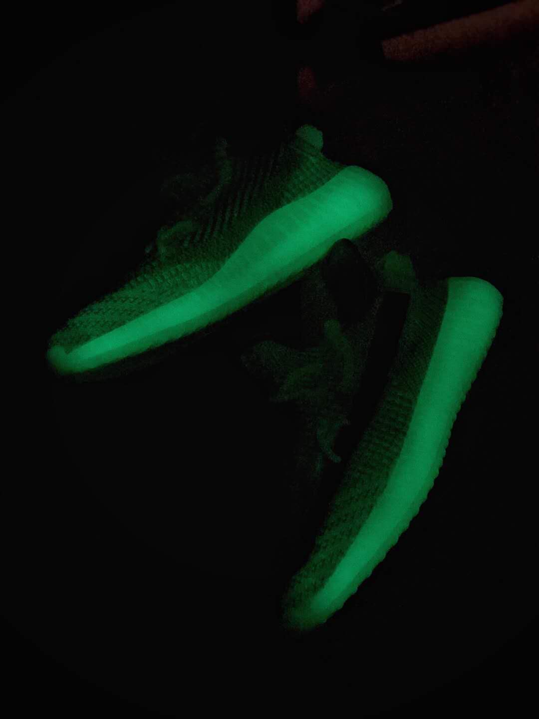 Adidas Yeezy Boost 350 V2 Glow EG5293 - Exclusive Glow-in-the-Dark Sneakers Adidas Yeezy Boost 350 V2 Glow EG5293 - Exclusive Glow-in-the-Dark Sneakers