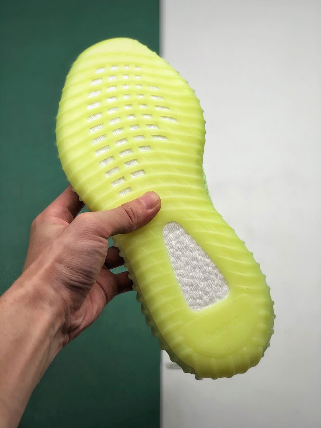 Adidas Yeezy Boost 350 V2 Glow EG5293 - Exclusive Glow-in-the-Dark Sneakers Adidas Yeezy Boost 350 V2 Glow EG5293 - Exclusive Glow-in-the-Dark Sneakers